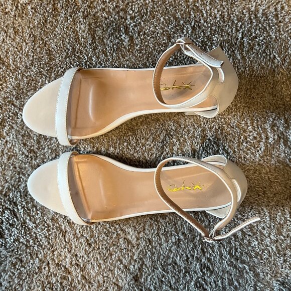 XYO White Heels Women's Size 12 - Picture 7 of 9